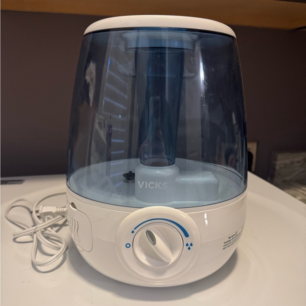 Like new Vicks filter free cool mist humidifier